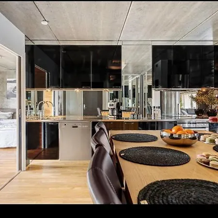 Sentrumsnaert - Ved Sjoen Apartment *